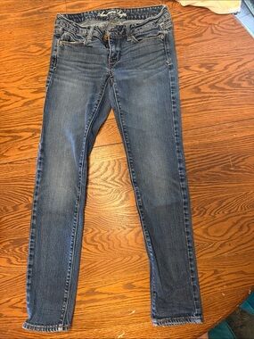 American Eagle Outfitters Medium Blue Skinny Jeans